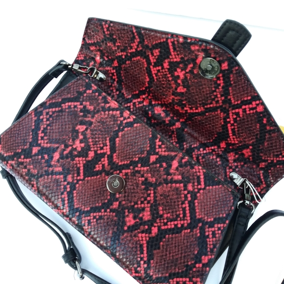 MSM RED PYTHON SNAKE CROSSBODY CLUTCH PURSE BAG - Picture 3 of 8